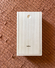 Cargar imagen en el visor de la galería, Caja de madera para guardar sello
