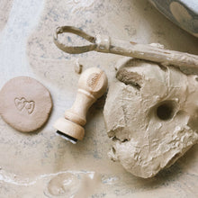 Cargar imagen en el visor de la galería, Selloa Barro prediseñado - Corazones