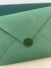 Cargar imagen en el visor de la galería, Barras de lacre natural - Verde oliva