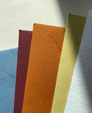 Cargar imagen en el visor de la galería, Sobre artesanal - Granate
