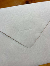 Cargar imagen en el visor de la galería, Sello en seco - Invitaciones Mar