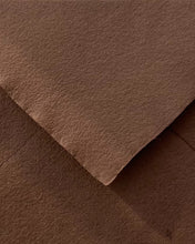 Cargar imagen en el visor de la galería, Sobre artesanal - Marrón chocolate
