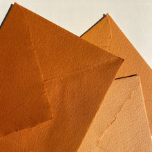 Cargar imagen en el visor de la galería, Sobre artesanal - Naranja oscuro