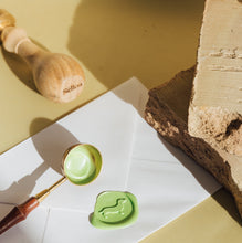 Load image into Gallery viewer, Dachshund wax seal