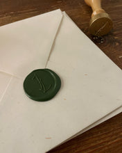 Cargar imagen en el visor de la galería, Barras de lacre natural - Verde oliva