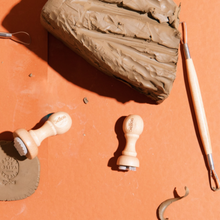 Cargar imagen en el visor de la galería, Selloa Barro prediseñado - Diseño vasija