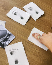 Cargar imagen en el visor de la galería, Set Huellas de Bebé
