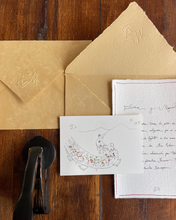 Cargar imagen en el visor de la galería, Invitaciones Artesanales Personalizadas | Impresas en Papel Hecho a Mano
