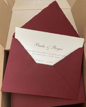 Load image into Gallery viewer, Invitaciones Artesanales Personalizadas | Impresas en Papel Hecho a Mano
