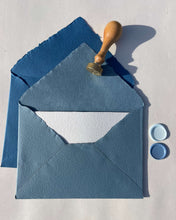 Load image into Gallery viewer, Sobre artesanal - Azul empolvado
