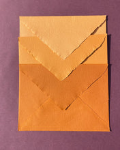 Load image into Gallery viewer, Sobre artesanal - Naranja claro
