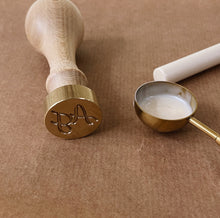 Load image into Gallery viewer, Spoon to melt sealing wax
