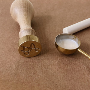 Spoon to melt sealing wax